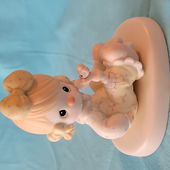 Vintage Precious Moments "A Friend is Someone Who Cares" 520632 - Picture 2 of 5